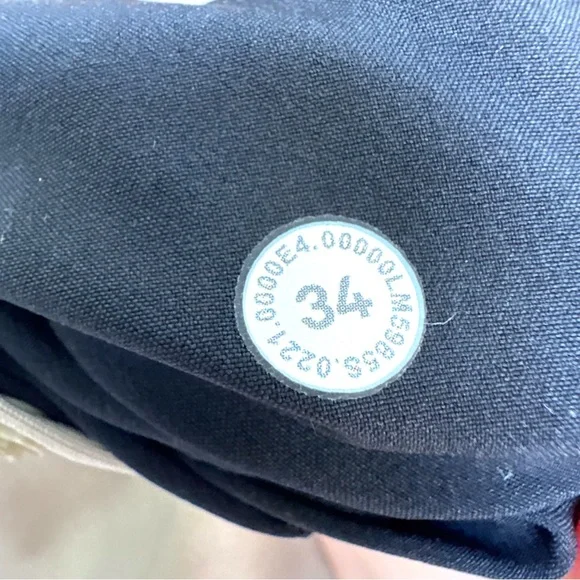 Lululemon Commission Pant Classic *Warpstreme 32"
Tofino Sand - Picture 10 of 13